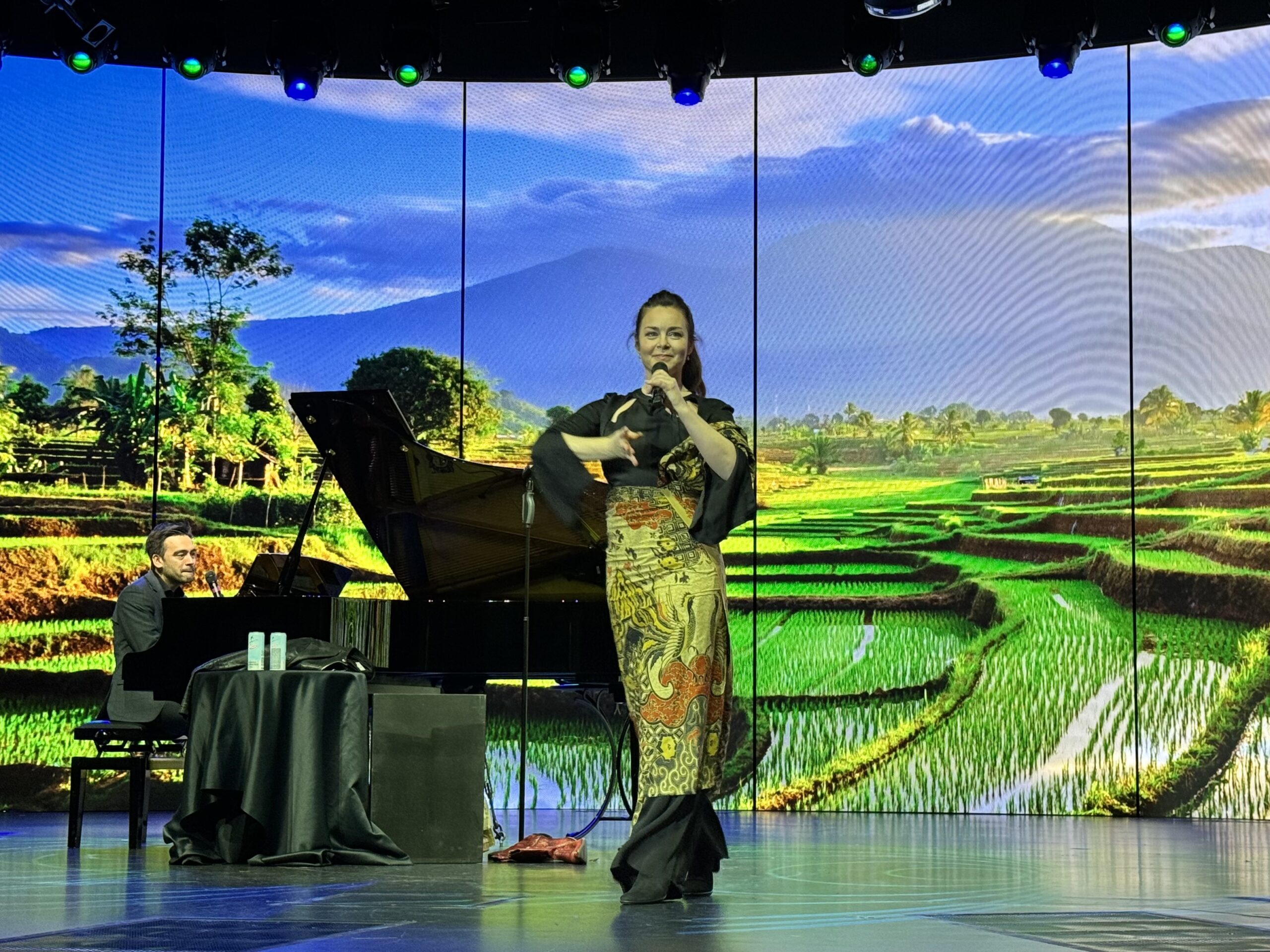 Een avond met Kim-Lian Van der Meij – Dag 3 Zeetours Musical Cruise 2024